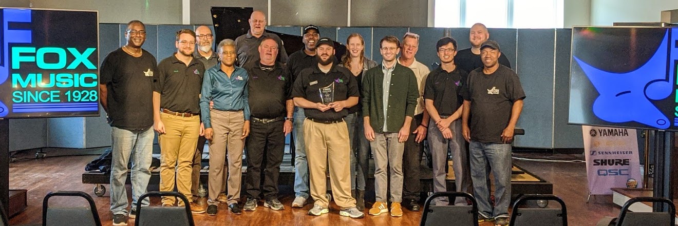 Full_Fox_family_March_2nd_yamaha_SE_dealer_award.jpg
